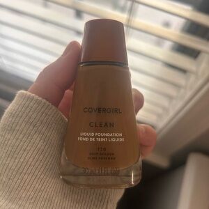 COVERGIRL Brown Foundation Liquid Makeup